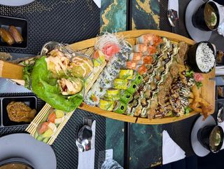 FAMILY ESSENTIAL ( IDÉAL POUR 4 PERSONNES )