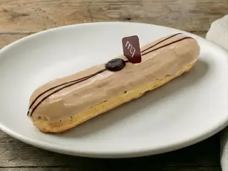 Éclair café