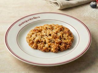 Oatmeal raisin cookie