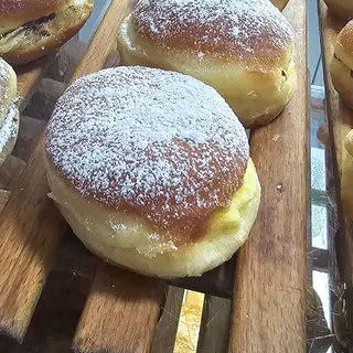 Beignet Creme Patissiere