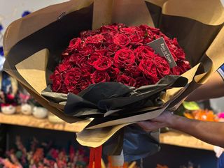 Grand Bouquet - 100 Roses Rouges