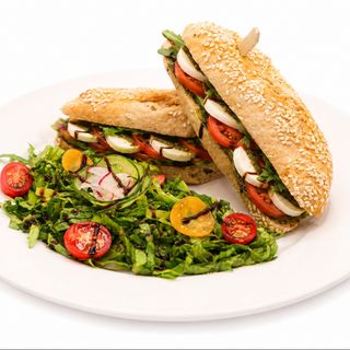 Capri Baguette (Tomatoes, Mozarella, Pesto)