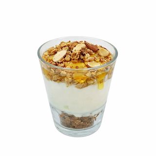 Yaourt au muesli, amandes et miel