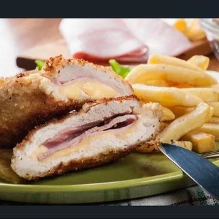 Plat Cordon bleu avec frites et pates