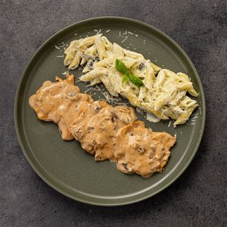 SUPRÊME DE POULET À  LA FORESTIÈRE