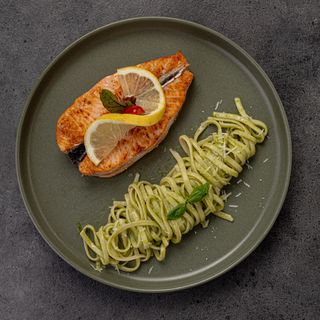 PAVÉ DE SAUMON GRILLÉ À L'AIGRE DOUCE