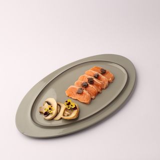 Tataki de saumon a la truffe