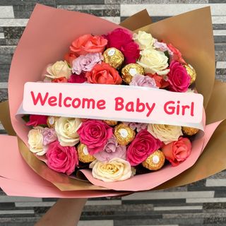 Grand bouquet personnalisé welcome baby avec Ferrero 