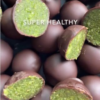 6 piece Energy ball pistache matcha