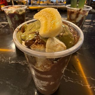 Dubai banana cup