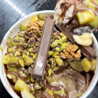 Crêpe tagliatelles kunafa pistache kitkat