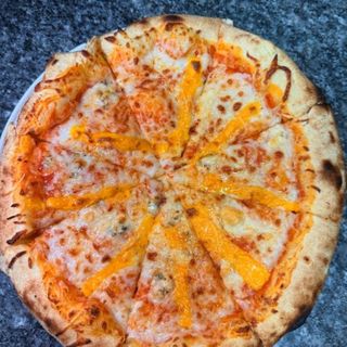 Pizza quatre fromages