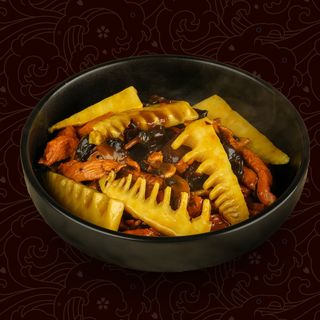 Poulet Aux Pousses De Bambou