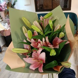 4 Pink Lilies