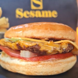 Cheese Burger + Frites