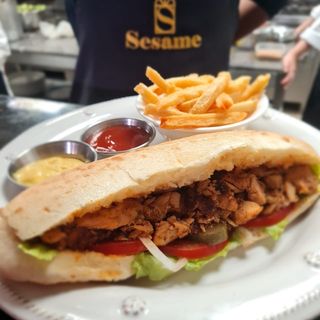 Sandwich Chawarma poulet + Frites