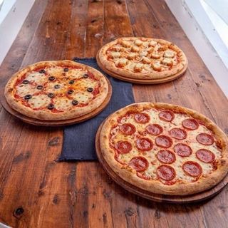 Trio Pizzas Medium