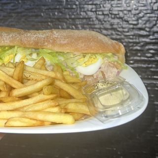 Sandwich Crème Thon + Frites