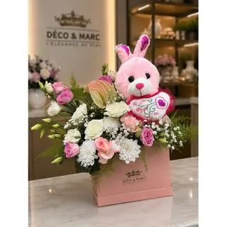 Composition Florale avec Peluche Lapin Rose