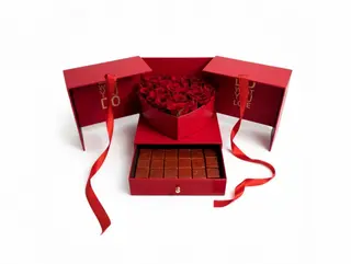 Heart of Roses & Chocolate Box