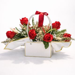 Artificiel red flowers basket