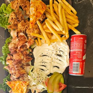 مشكل كريسبي وشاورما + مشروب غازي