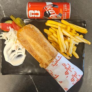 سندويش كباب دجاج مع الفريت + مشروب غازي