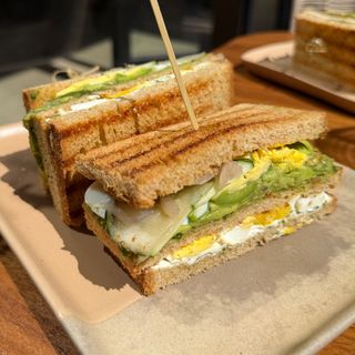 Avocado sandwich