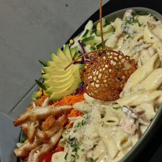 Moitié pates ,moitié pizza