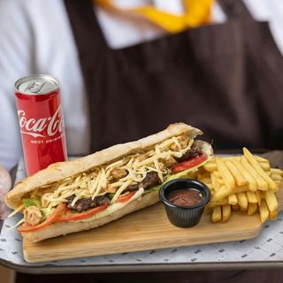 Sandwich Viande Hachée + Frites + Coca-Cola 25cl