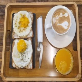 VOCADO TOAST