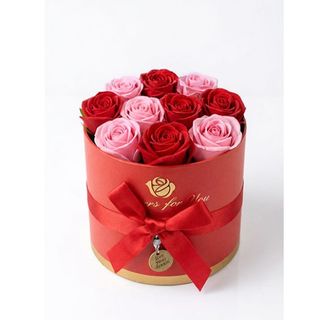 Petite boîte de roses élégante et romantique