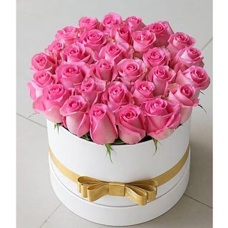 Boîte 20 roses roses touche dorée
