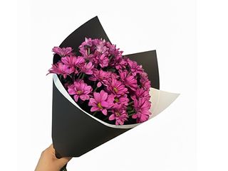 Une Touche de Prestige : Harmonie Florale Classique et Moderne