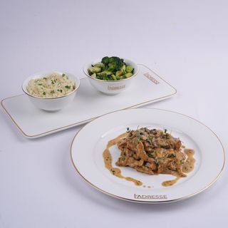 Emincé de poulet à la crème aux champignons Fotestiers