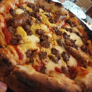 Pizza bolognaise