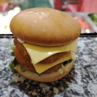 Double t'chez avic frit salade tomate