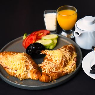 Croissant jambon fromage