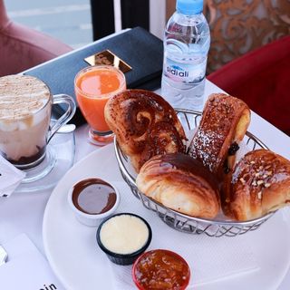 Petit Déjeuner Parisien