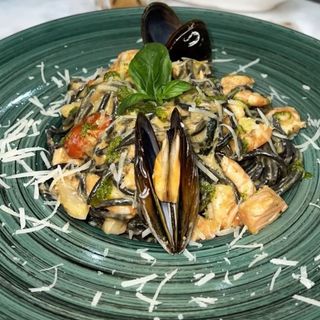 Pâtes noires fruits de mer