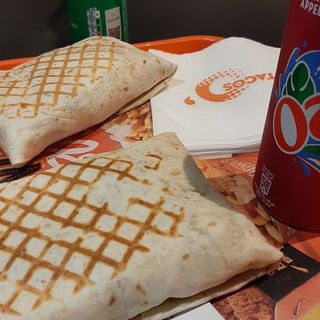 MENU tacos viande hachée servi avec frites et boisson au choix