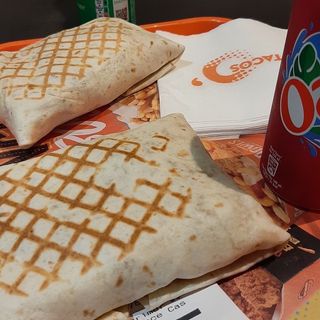 MENU tacos nuggets servi avec frites et boisson au choix