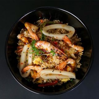Riz cantonais aux fruits de mer 