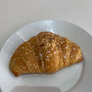 Croissant creme amande