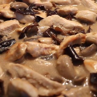 Émincé de Poulet Aux Champignons