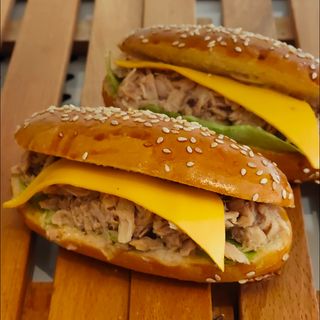 Bébé sandwich thon