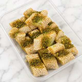 Linguot d’amande عقدة اللوز