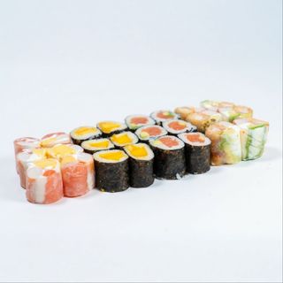 Assortiment harumaki et Maki 24 Pcs