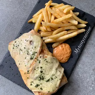 Tacos Gratiné Rustic Chicken  (with homemade sauce and cheese sauce)