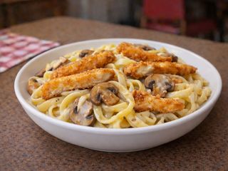 Tagliatelle Alfredo Poulet et Champignon - Frais fait à la Main